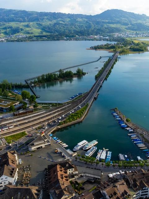 ilia-bronskiy-kllx0noxhz4-unsplash